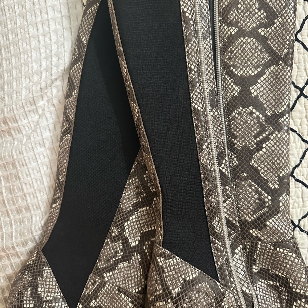 Donald J Pliner Snake print boots - Picture 2 of 2